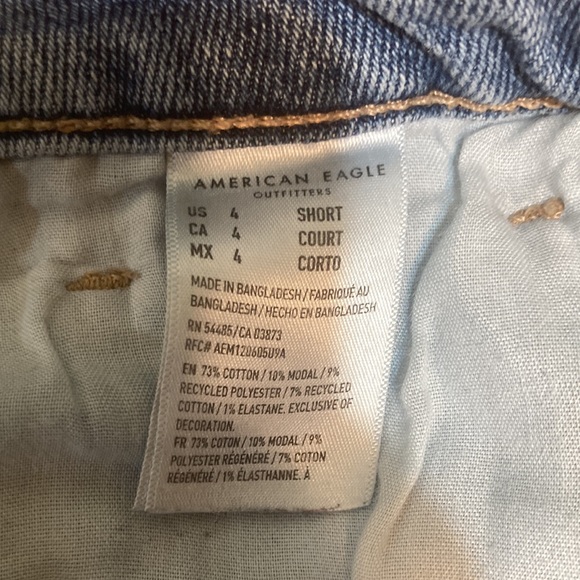 Super Cute and Comfy American Eagle Blue Jeans (Size 4)! - Picture 5 of 5